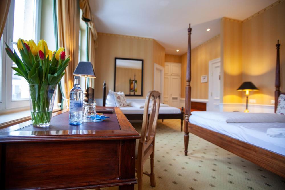 Hotel Niederlaendischer Hof 슈베린 외부 사진