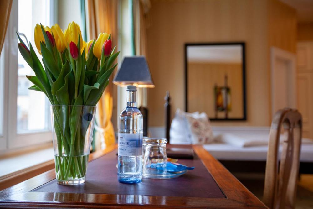 Hotel Niederlaendischer Hof 슈베린 외부 사진