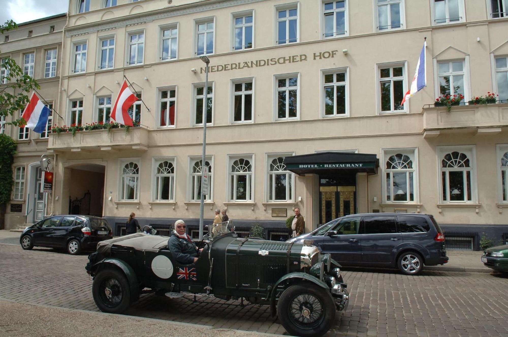Hotel Niederlaendischer Hof 슈베린 외부 사진