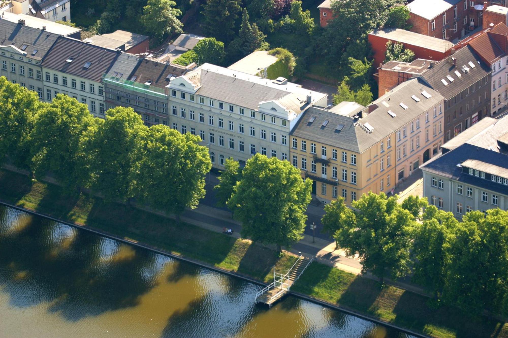 Hotel Niederlaendischer Hof 슈베린 외부 사진