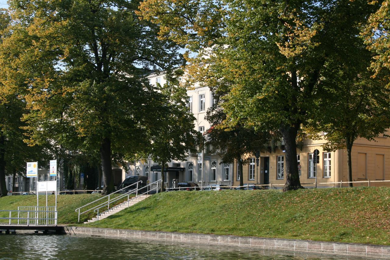 Hotel Niederlaendischer Hof 슈베린 외부 사진