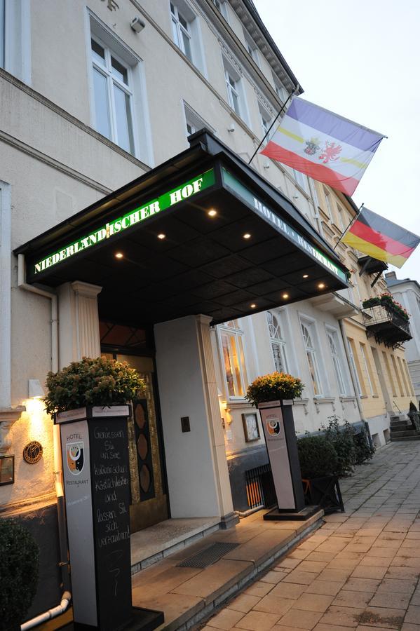 Hotel Niederlaendischer Hof 슈베린 외부 사진