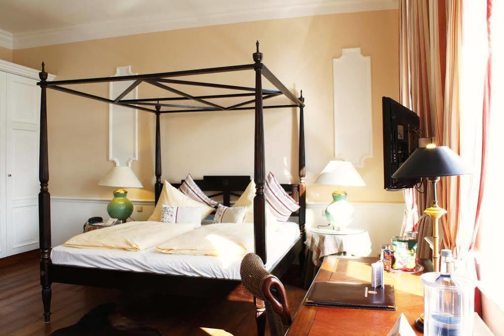 Hotel Niederlaendischer Hof 슈베린 외부 사진