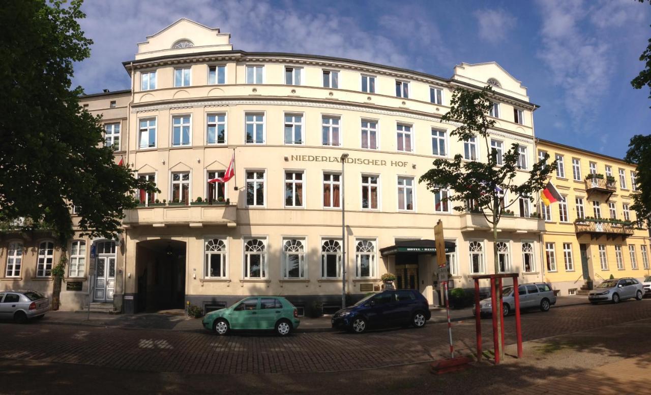 Hotel Niederlaendischer Hof 슈베린 외부 사진